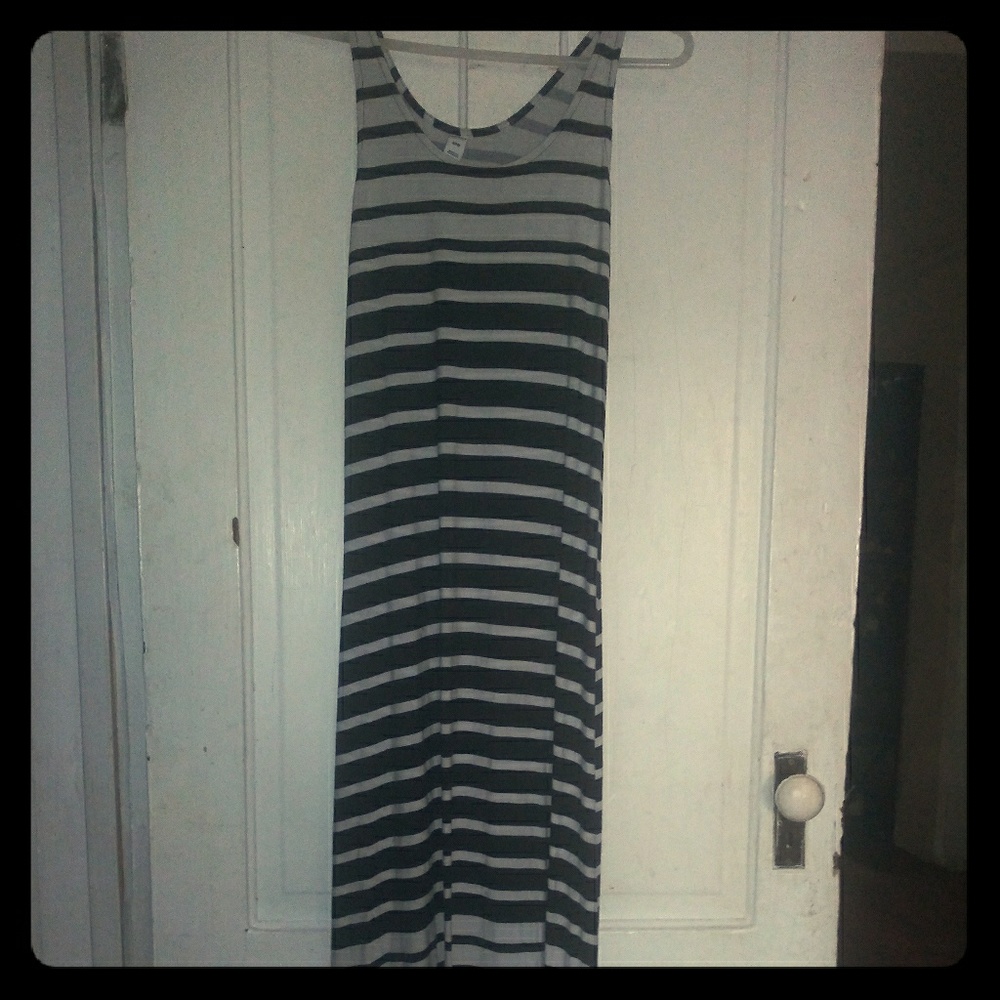 Old Navy Size Small Long Striped Dress